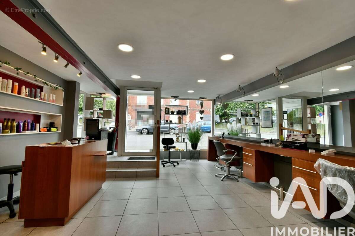 Commerce 95 m² à Saint-Just-En-Chaussee  - photo 4