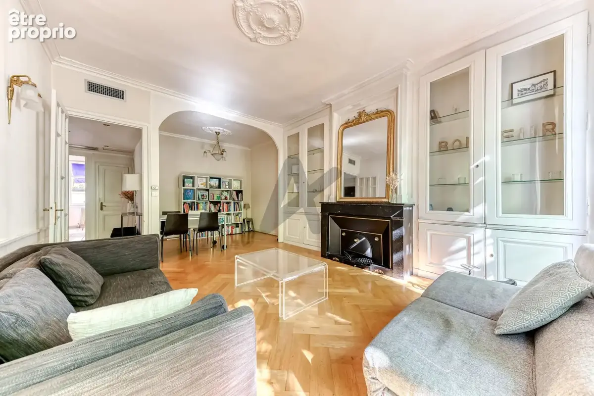 Lyon 6 - Foch: Un appartement en étage élevé de 81m2, 2 chambres, alcôve, climatisé. - photo 4