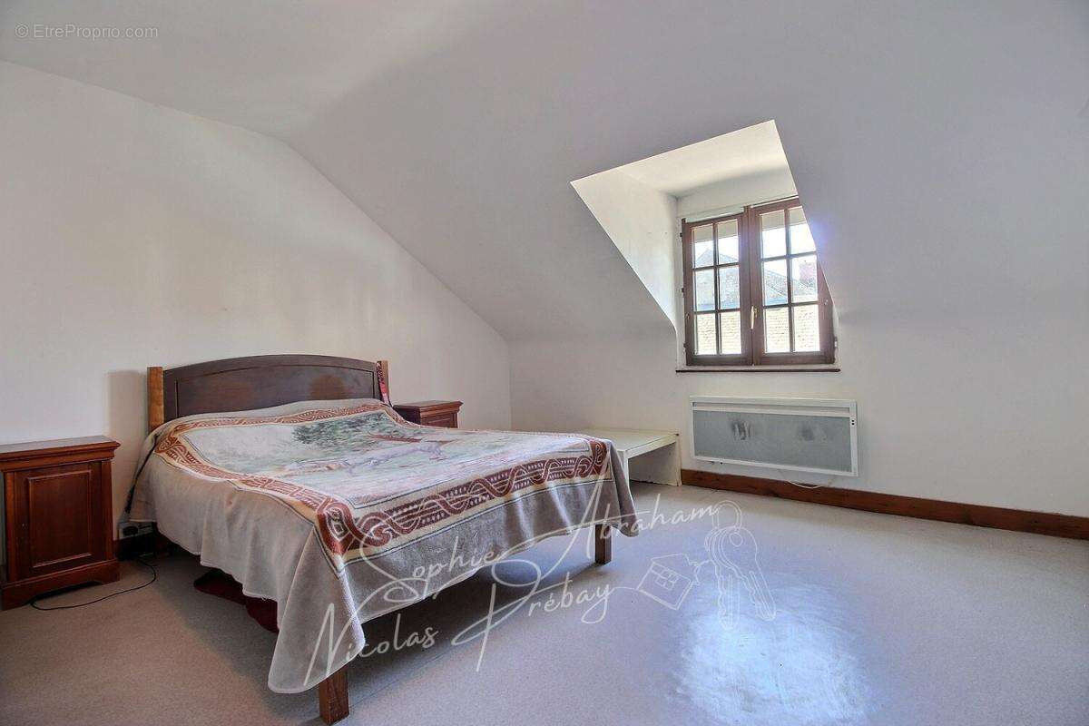 Maison en pierres avec grand terrain et grange - photo 9