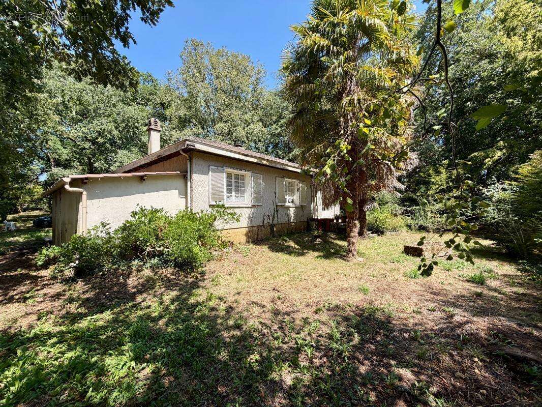 Aux amateurs de rénovation : ce bien est fait pour vous ! - photo 2