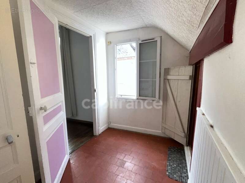 Maison de ville de caractère au coeur de CHÂTEAU RENARD (45) - 4 pièces - idéal primo accédant ou investisseur ou activité profe - photo 7