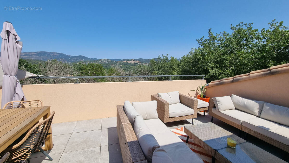 Appartement à COGOLIN