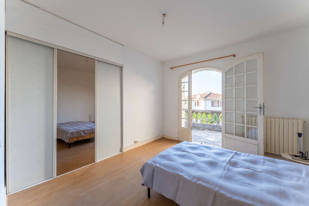 Maison à CADILLAC-EN-FRONSADAIS