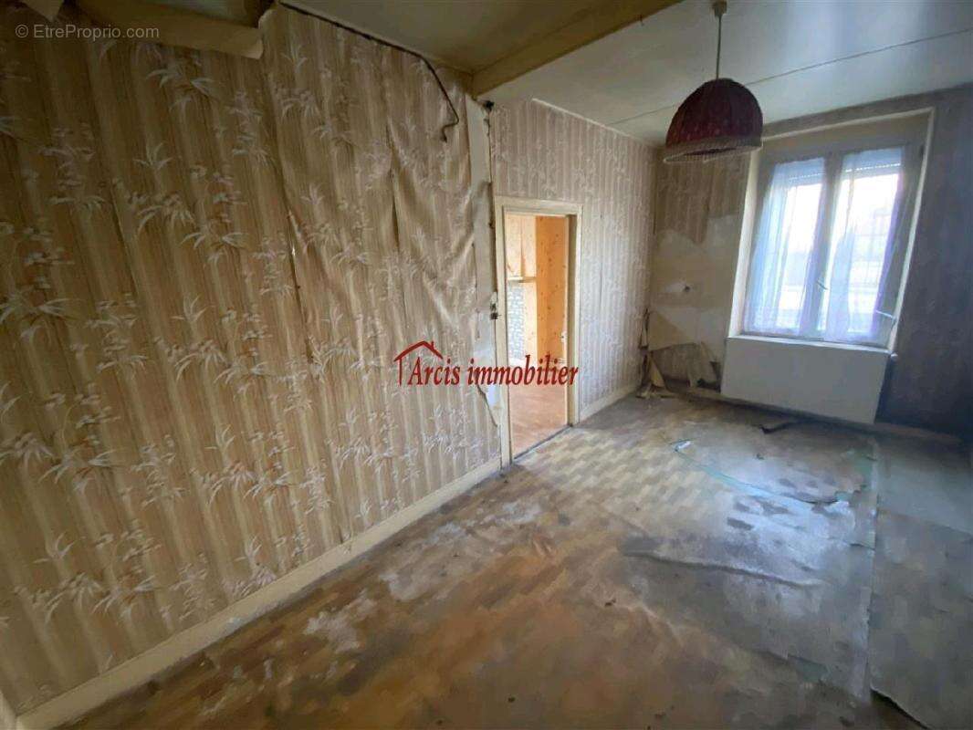 Maison à FERE-CHAMPENOISE