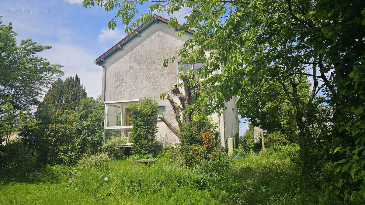 Maison à LE DORAT