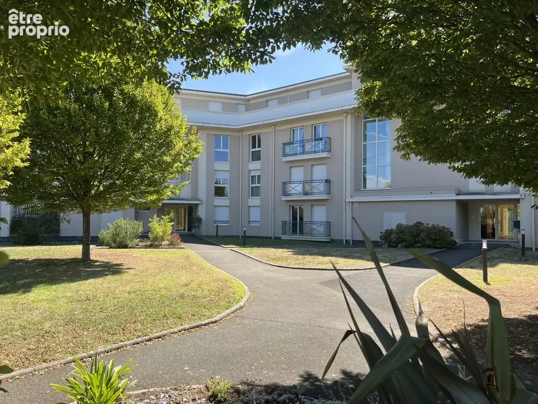 Appartement à LES PONTS-DE-CE