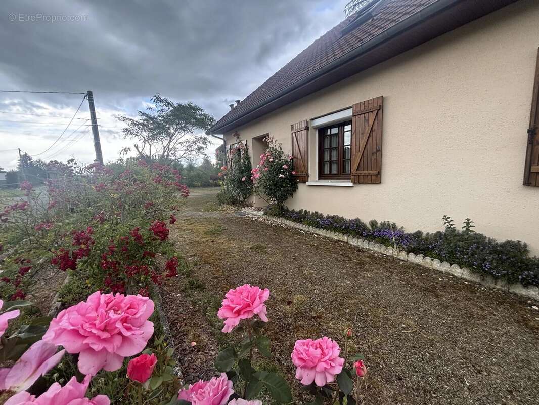 Maison à THORIGNE-SUR-DUE