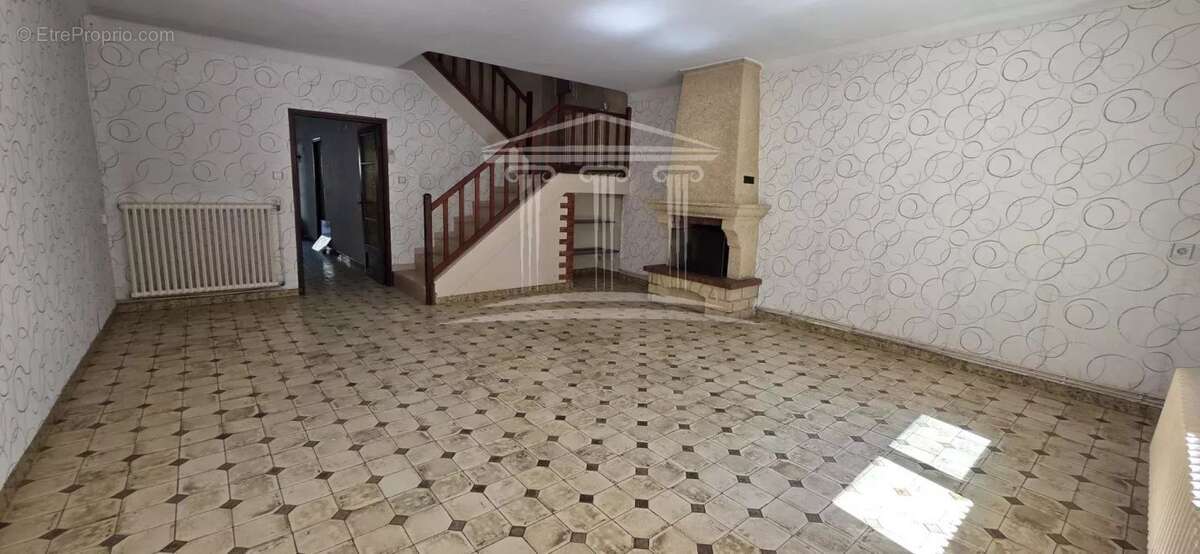 Appartement 209 m² à Sorgues  - photo 4