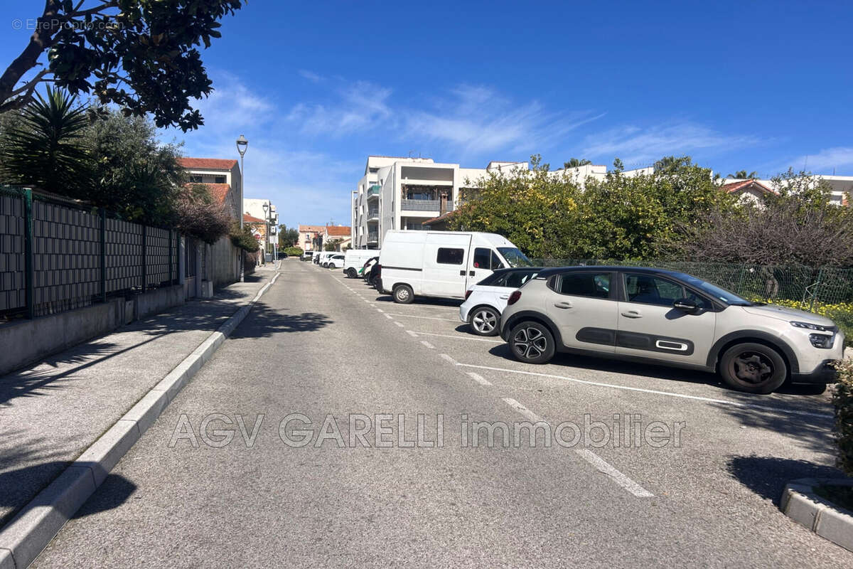 Appartement à LA LONDE-LES-MAURES