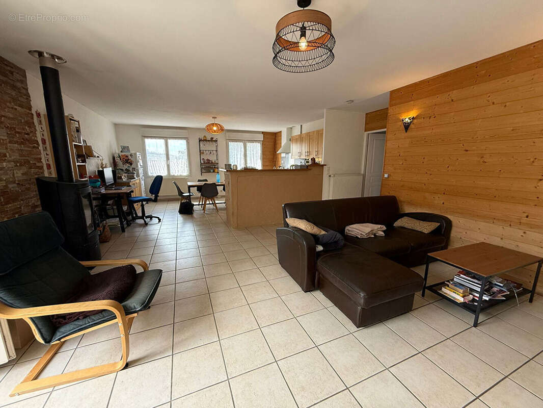 Maison à SAINT-ROMAIN-DE-LERPS