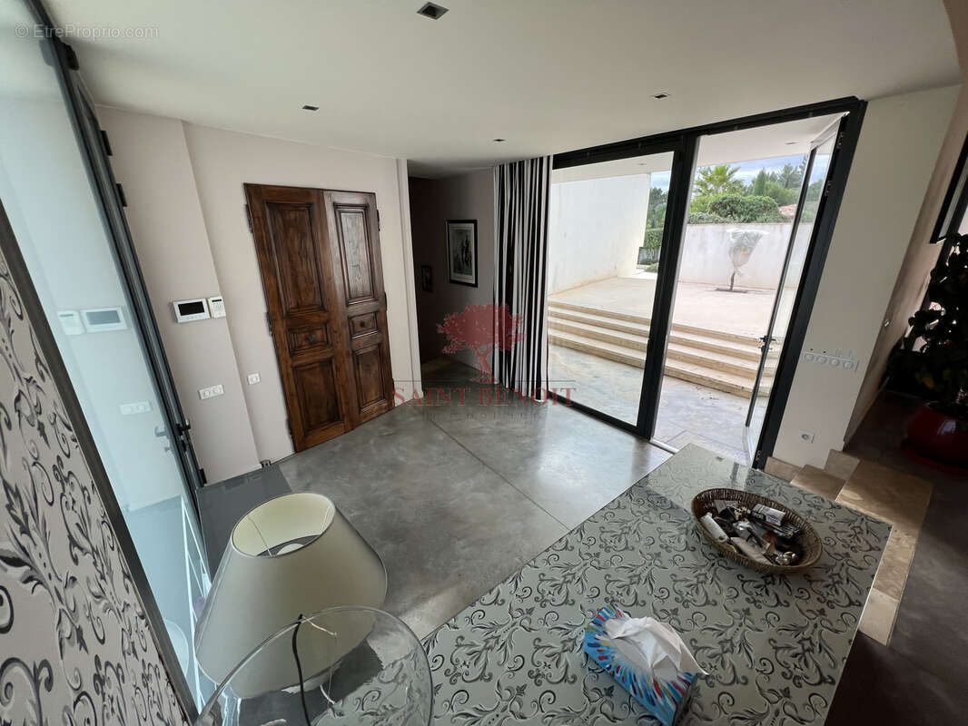 A VENDRE Clermont l'Hérault superbe villa d'architecte type 6 pièces dominant la ville sur un terrain paysager - photo 32