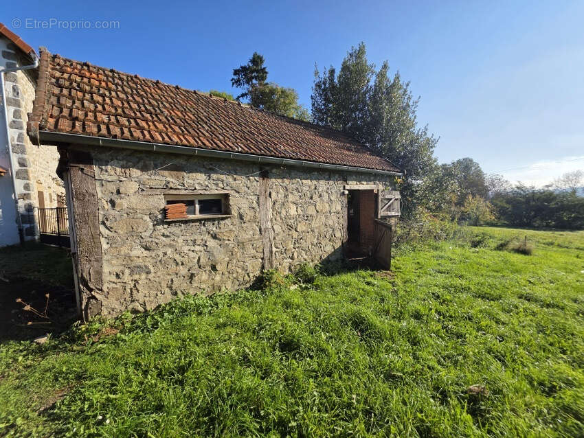 Maison à SAINT-GERVAIS-D'AUVERGNE