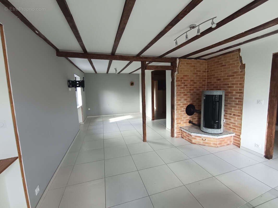 Maison à CHAVANNES-SUR-L'ETANG