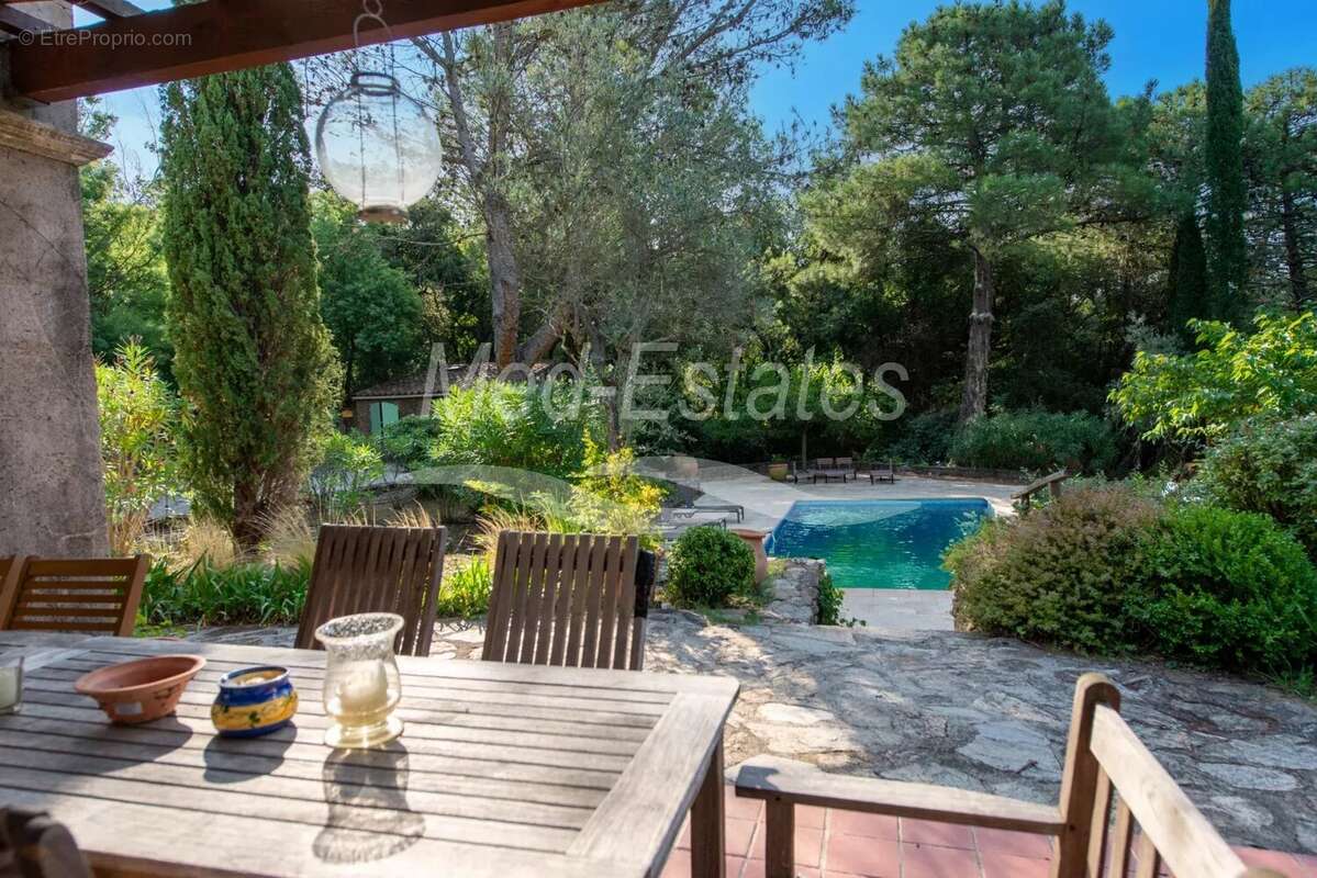 Maison à LA GARDE-FREINET