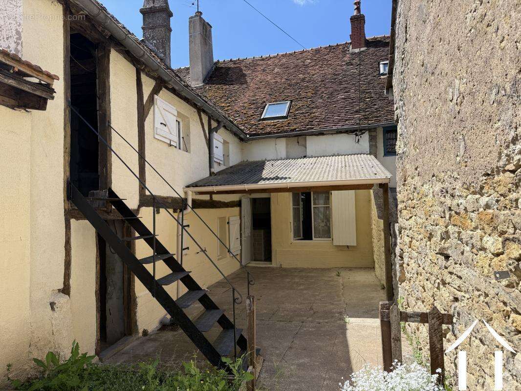 Charmante maison de village avec grand jardin indépendant - photo 3