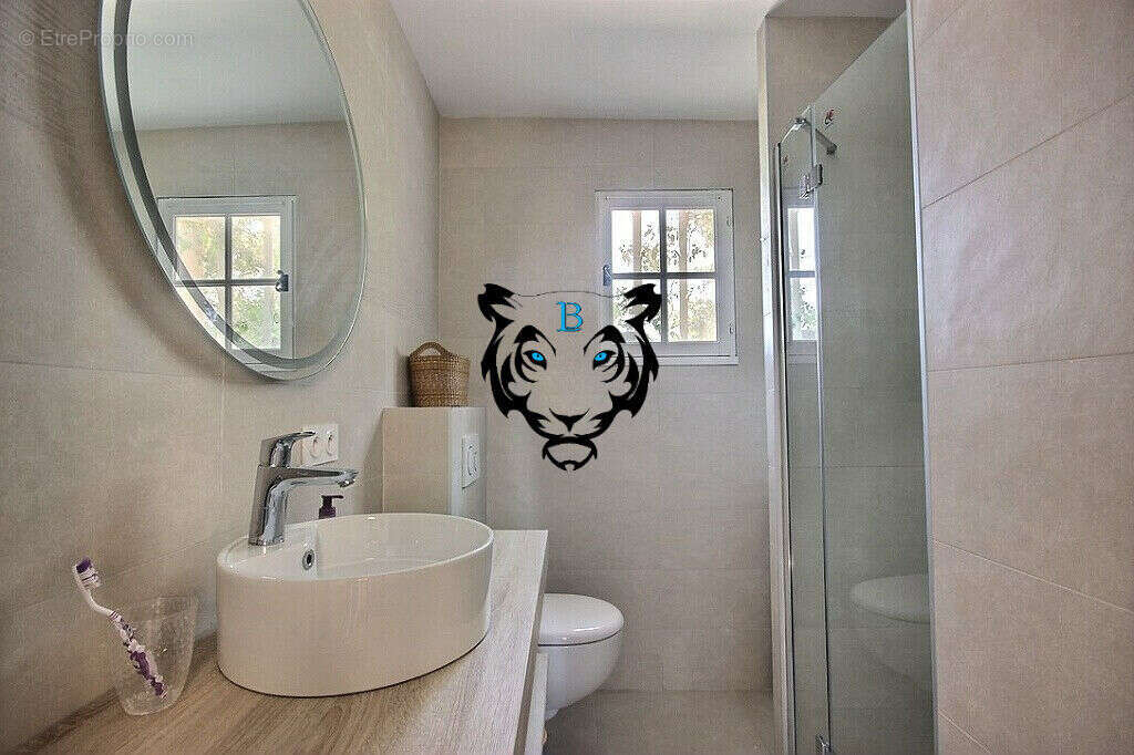 Maison à LES ISSAMBRES