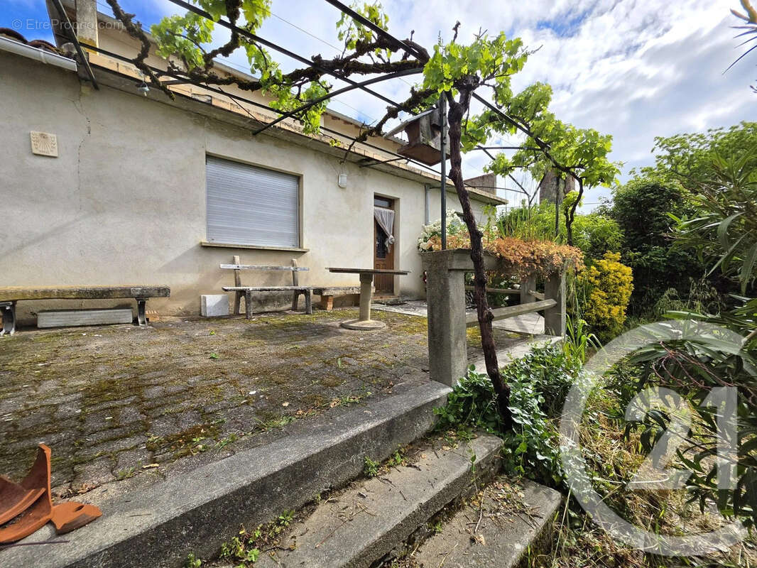 Maison à CARBONNE