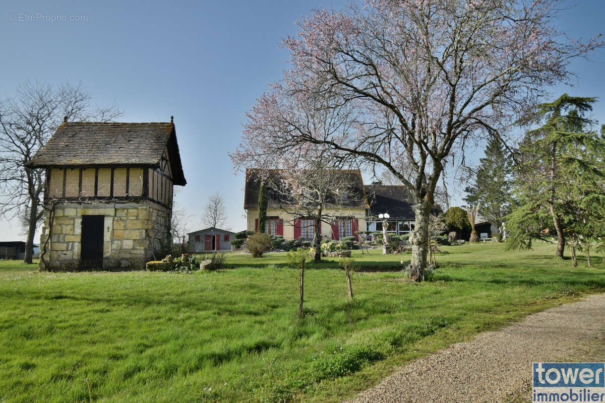 Maison à SAINT-PIERRE-D'EYRAUD