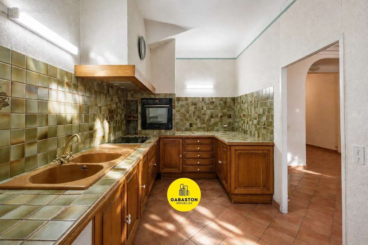 Appartement à MARSEILLE-5E