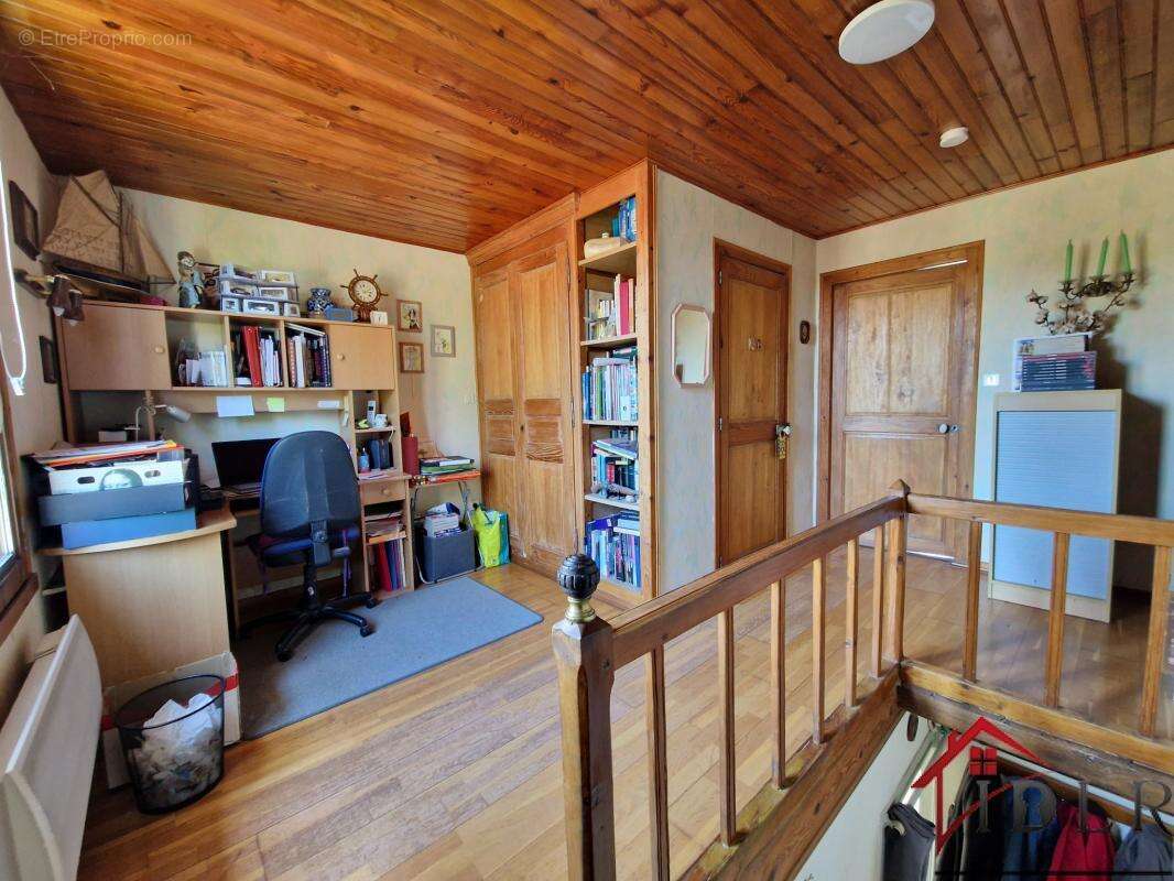 Maison à LA NEUVILLE-AU-PONT