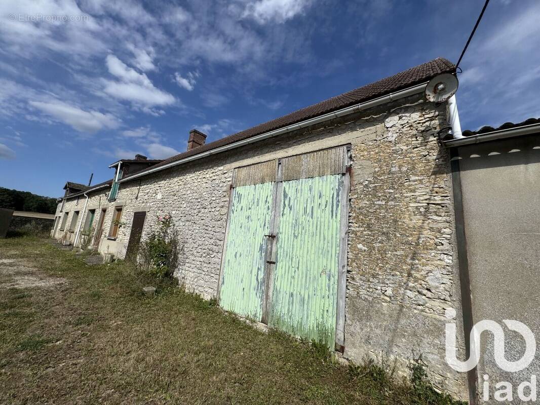 Photo 1 - Maison à HOUDAN