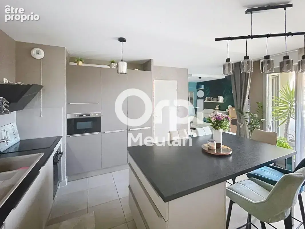 Appartement À Vendre - photo 2