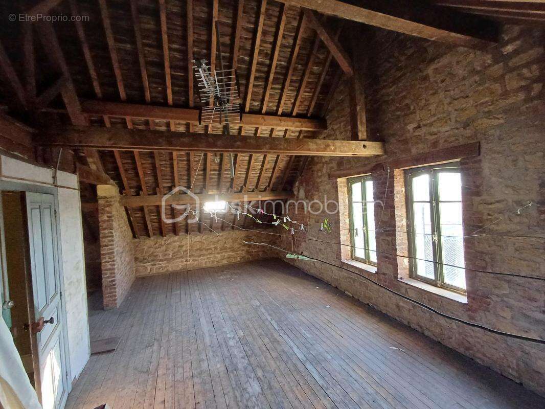 Maison à POURU-SAINT-REMY