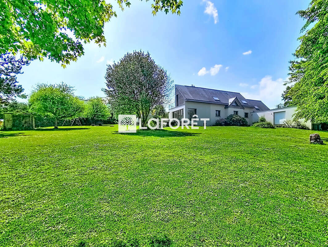Maison Laillé 232 m² - parc arboré 3300 m² constructible - photo 13