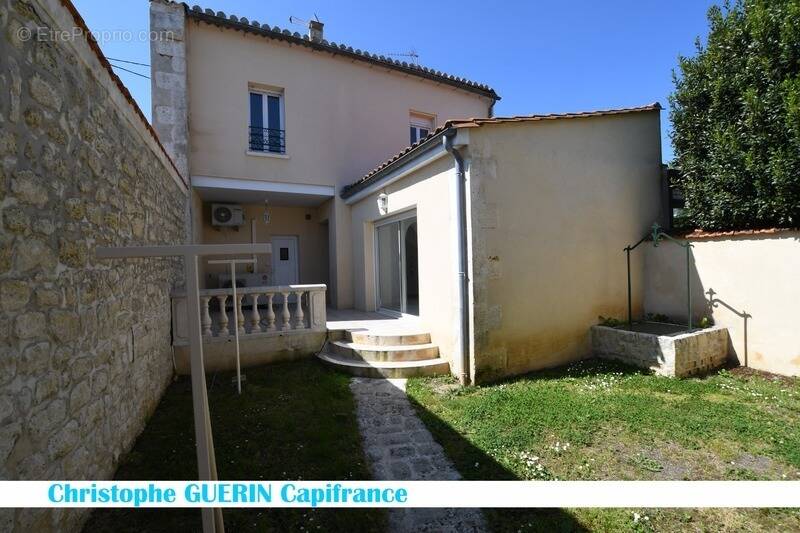 Maison à L'ISLE-D'ESPAGNAC