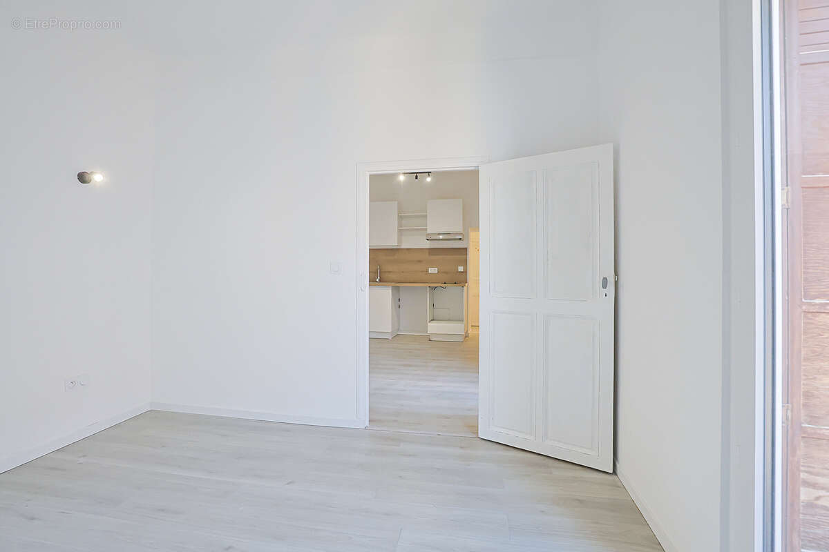 Appartement à SOLLIES-PONT