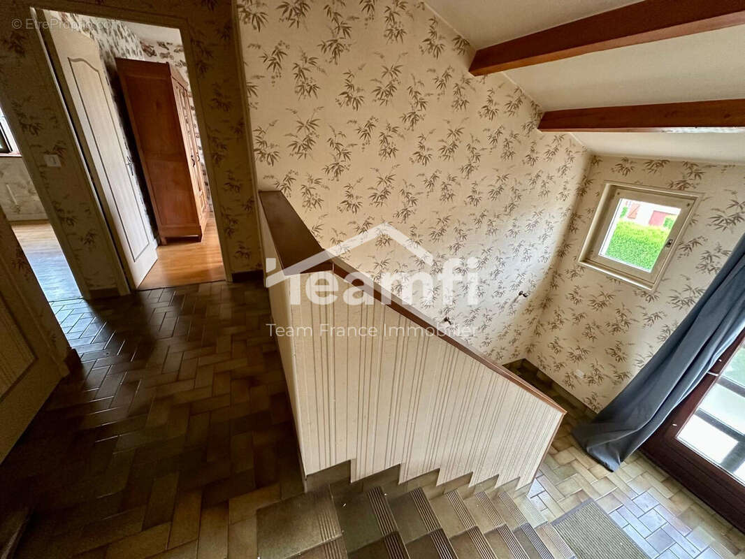 Maison à CELLES-SUR-DUROLLE