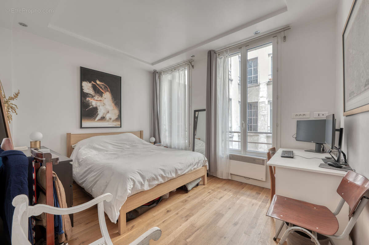 Appartement à PARIS-2E
