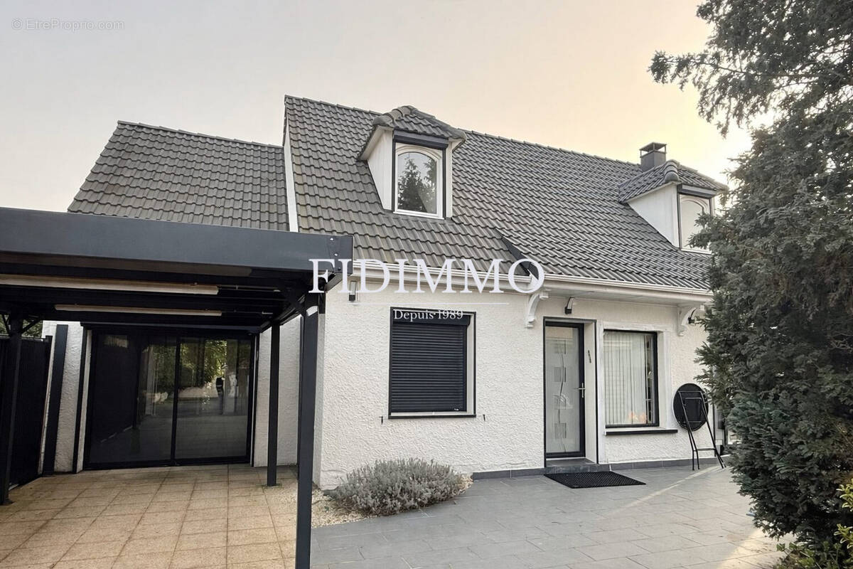 Maison à CHENNEVIERES-SUR-MARNE