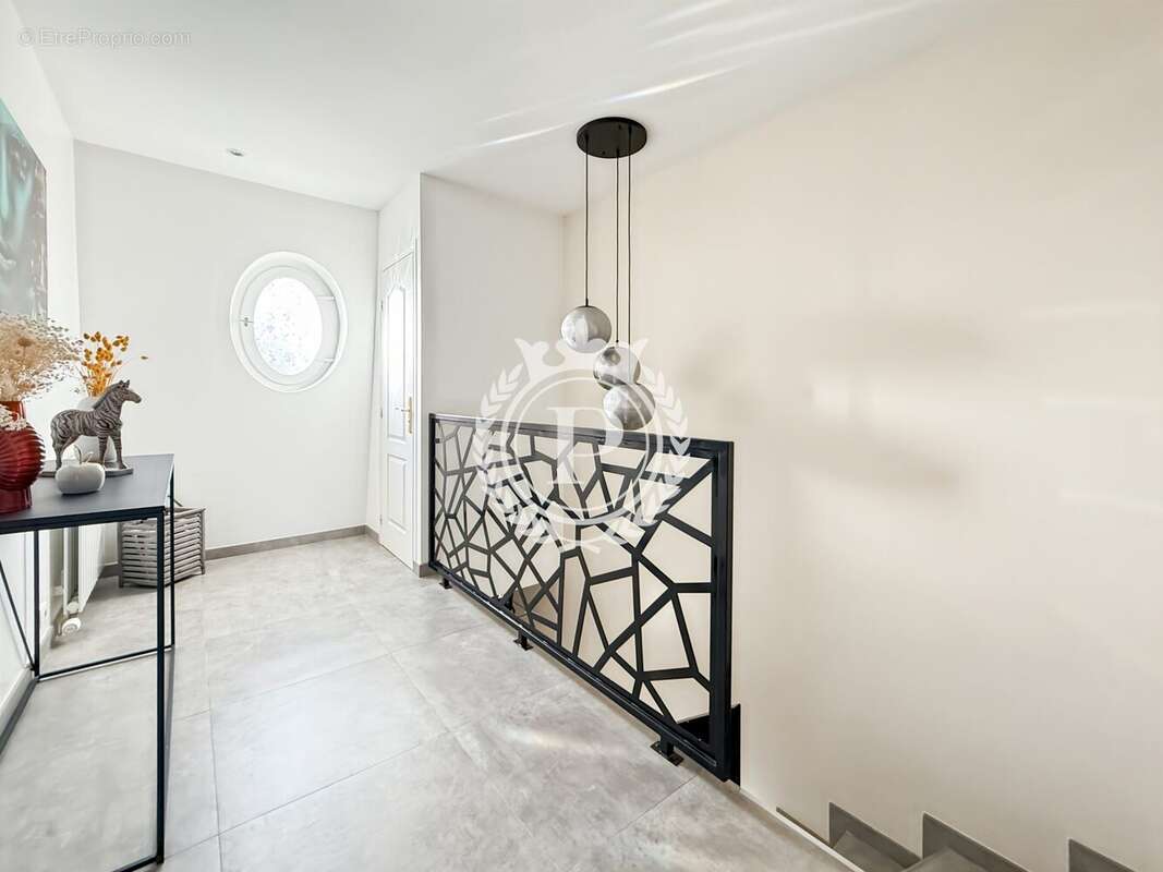 Maison à CHENNEVIERES-SUR-MARNE