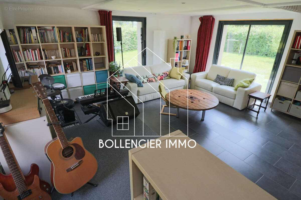 Maison avec hangar et dépendances - photo 6