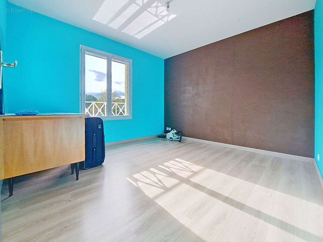 Maison à BOISSET-LES-MONTROND