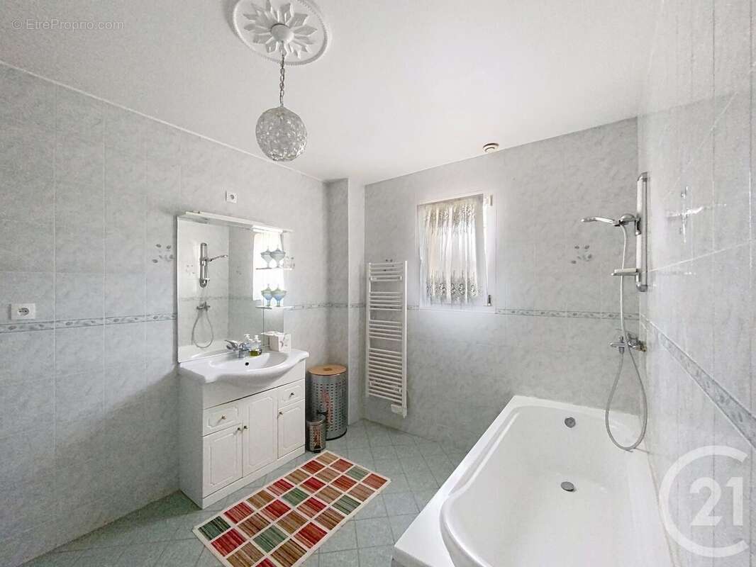 Maison à SAINT-CLEMENT