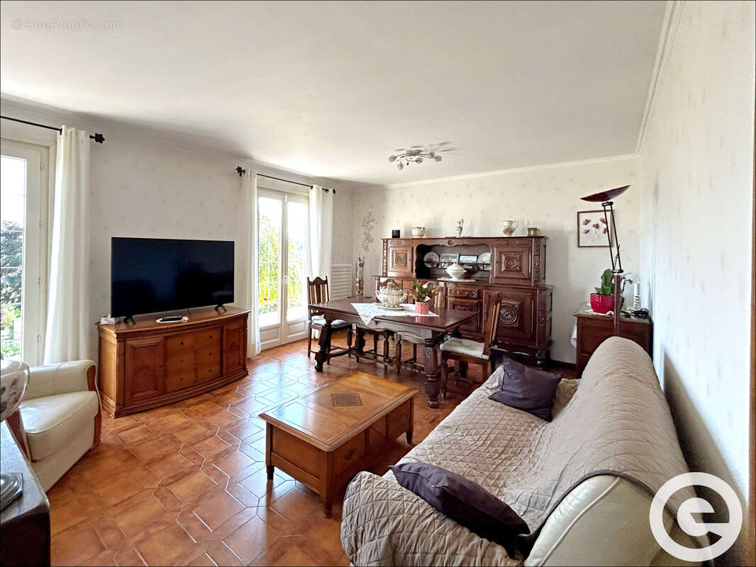 Maison à PARON
