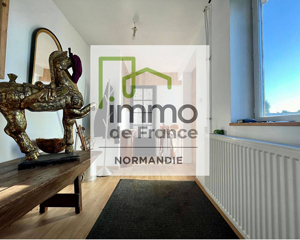 Maison à SAINT-MARTIN-EN-CAMPAGNE