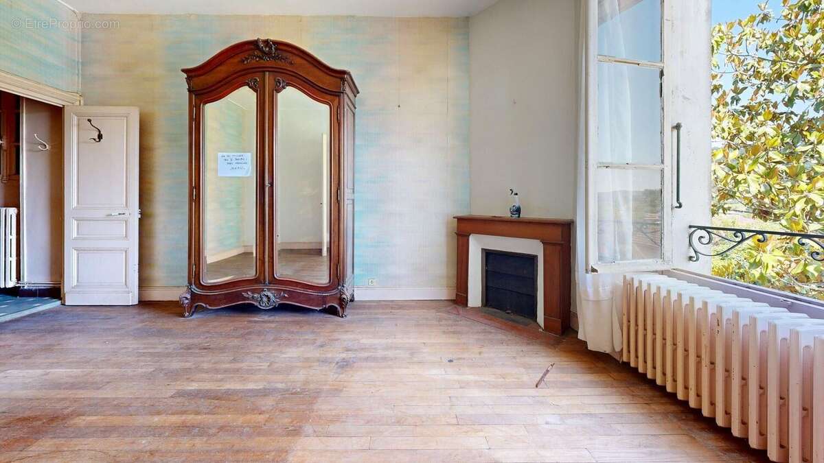 MaisonanciennearestaurerLivingRoom 4 - Maison à SAINT-CYPRIEN