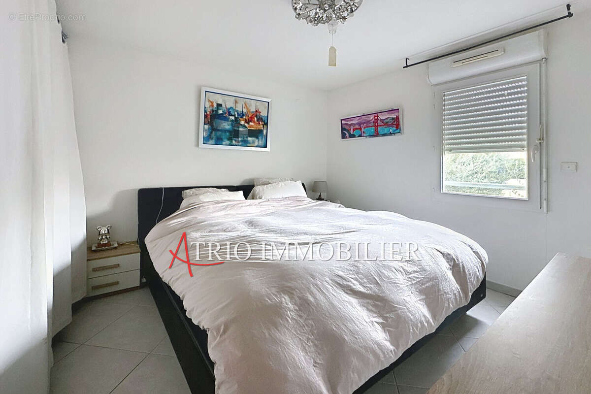 Appartement à SAINT-LAURENT-DU-VAR