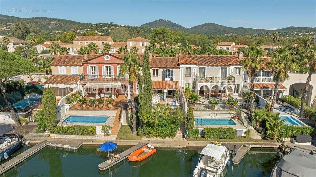 Maison avec amarrage privé à Port Grimaud – 3 chambres, piscine, Golfe de Saint-Tropez - photo 2