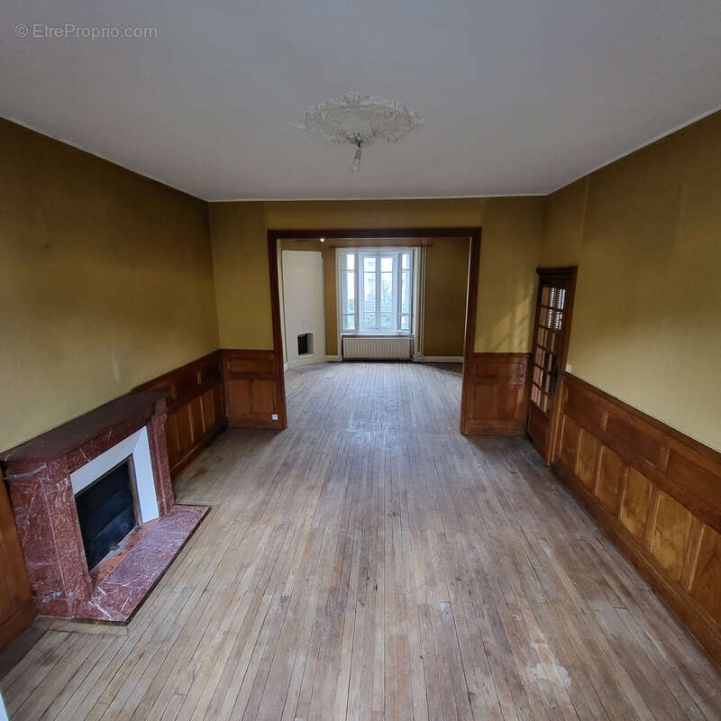 Maison à RIOM-ES-MONTAGNES