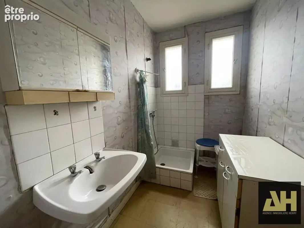 Maison - guilers prox. bourg - beau potentiel - 2 chambres - sous-sol complet - jardin clos - photo 5