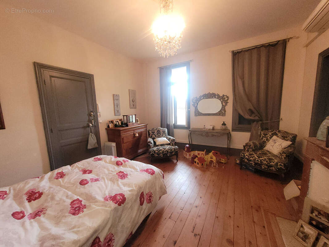 En centre ville de Montauban Immeuble - photo 6