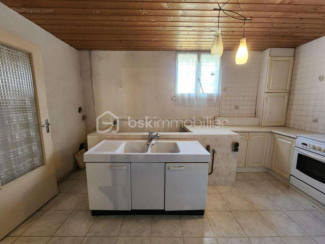 Maison à MONTELIMAR