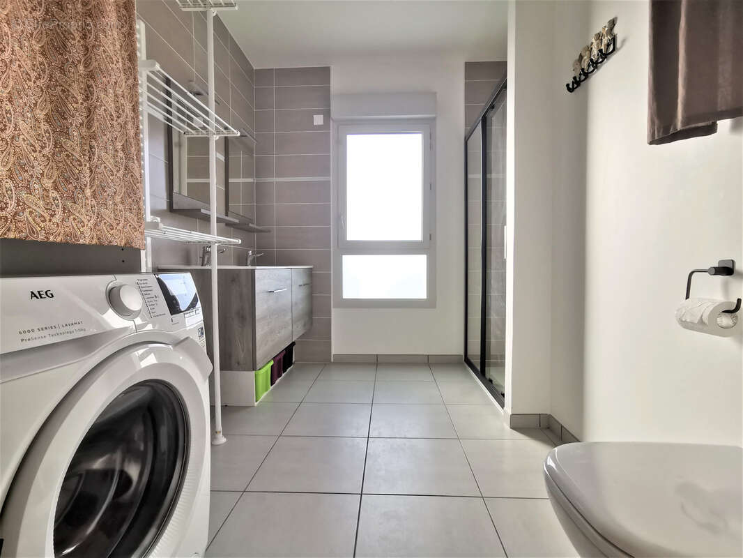 Appartement à POISY