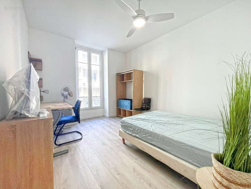 Liberation - 3p 62m² entierement refait a neuf - 320.000 € - photo 3