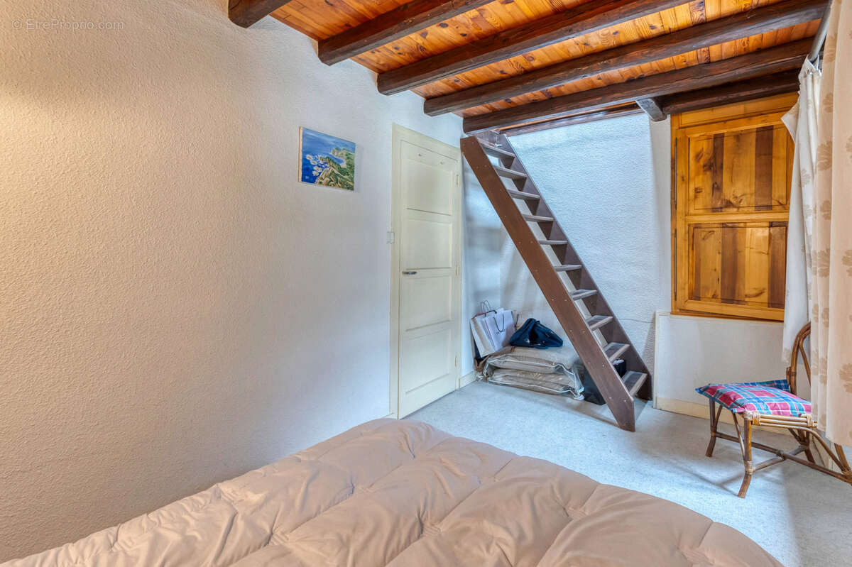 Maison à LA COMBE-DE-LANCEY