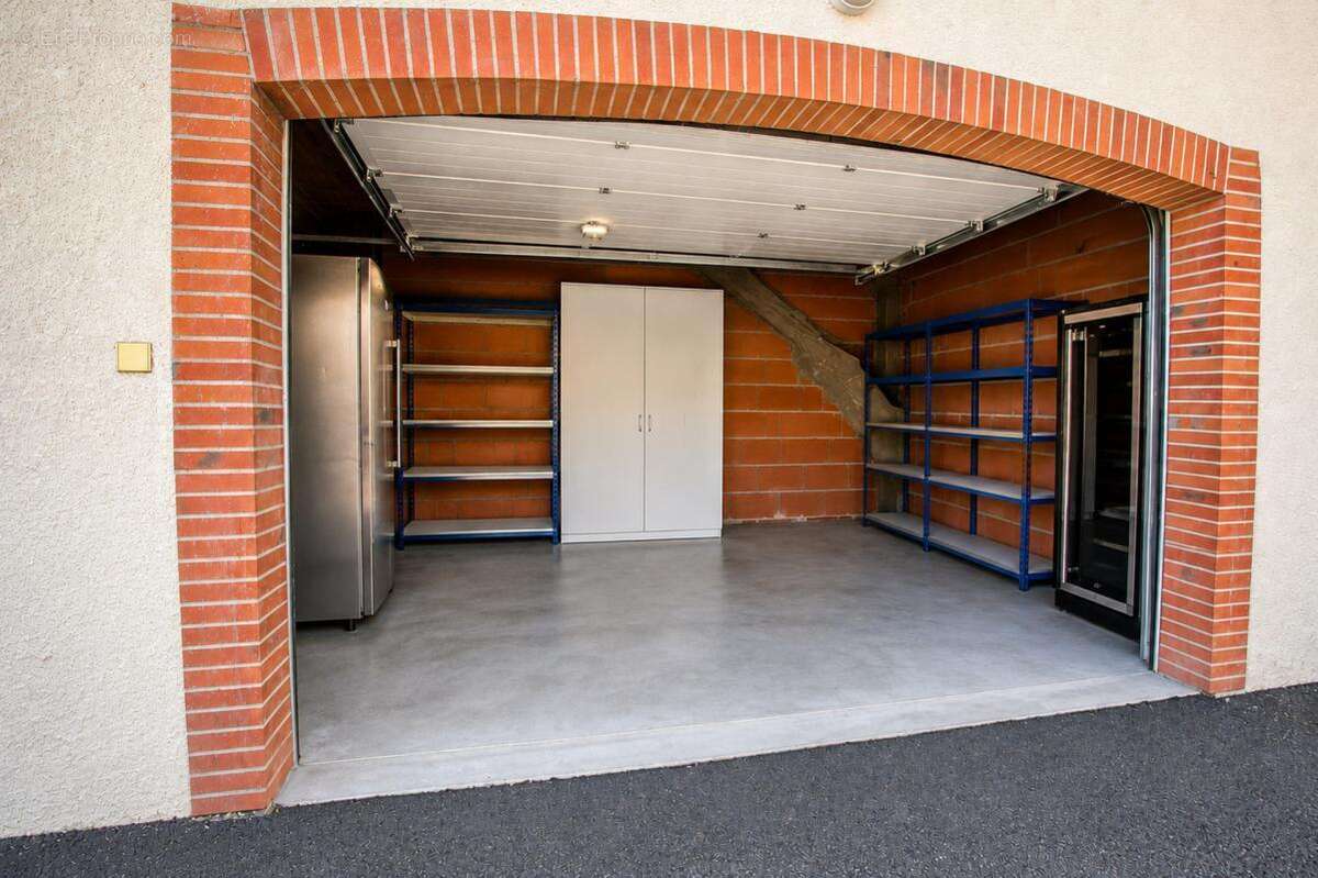 Launaguet – superbe maison familiale de 170 m² avec piscine sur terrain de 1 357 m² - photo 12